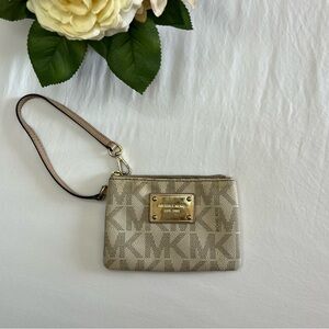 Michael Kors Wristlet Tan/Beige E-1312 32zT3GJSW1B MK‎ Signature Leather